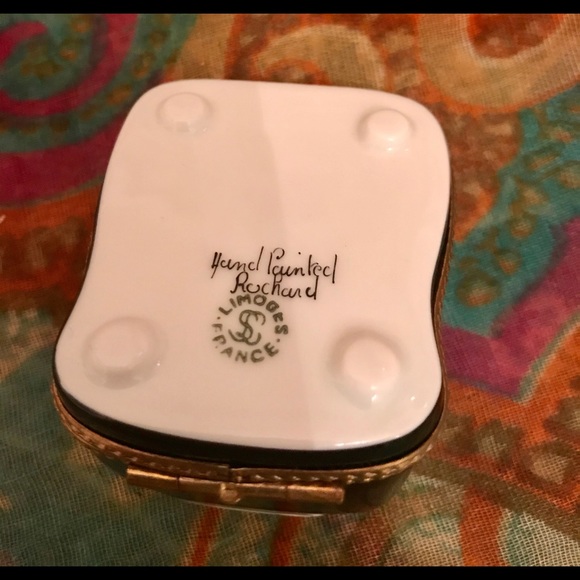 Vintage Limoges Pill Box - Picture 3 of 4